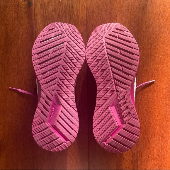 Brooks Levitate GTS 5 Running Shoe - Picture 3 of 4